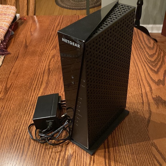 Net gear AC1750 WiFi Cable Modem Router - Picture 1 of 7